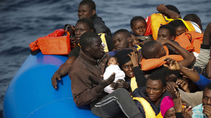 Operazione di salvataggio di 433 migranti al largo della costa libica